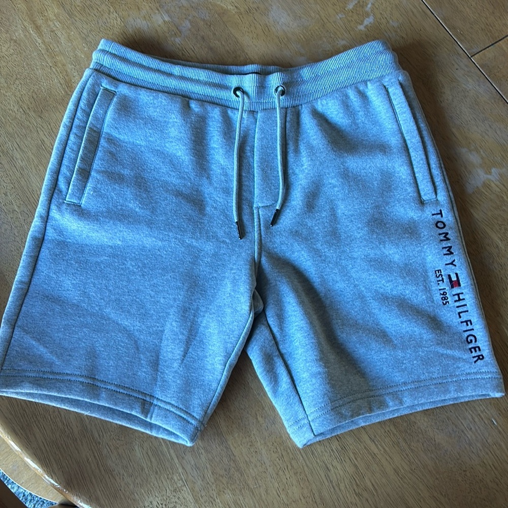 Tommy Hilfiger men’s shorts size small never worn